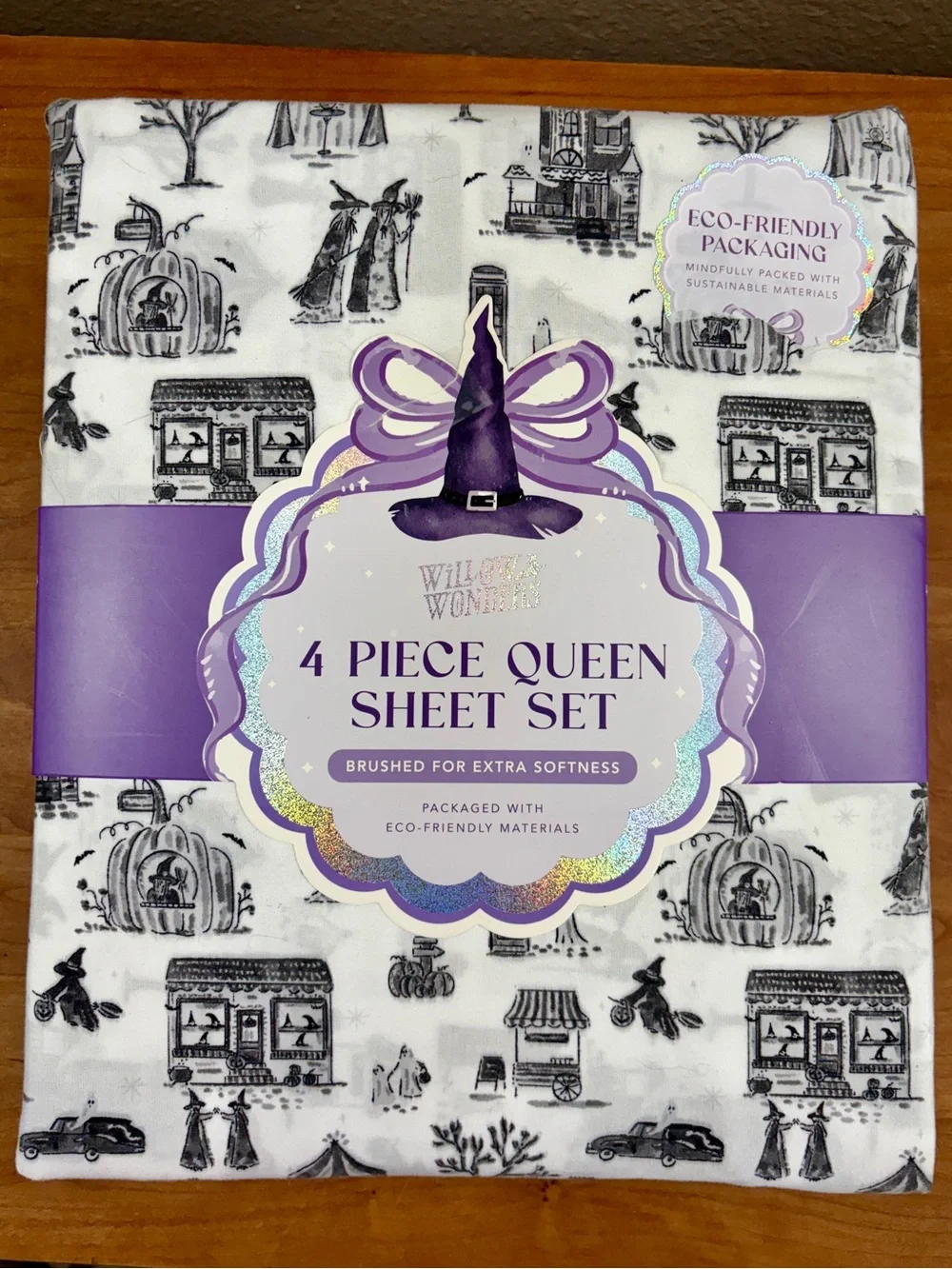Halloween Witch & Friends Spooky Town Black & White Queen 4-Piece Sheet Set, NEW